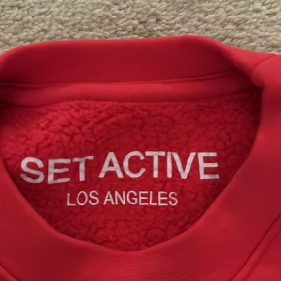 Set Active NWT red sweatshirt OS - Picture 3 of 4